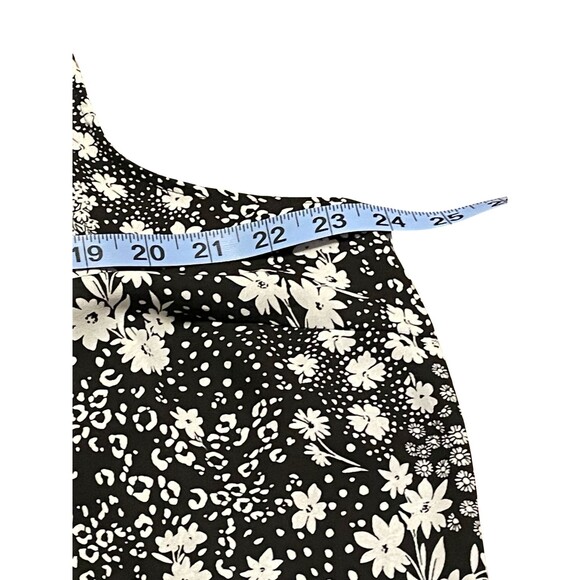 TORRID Harper Black White Floral Blouse Size 3 EUC! - Picture 12 of 12